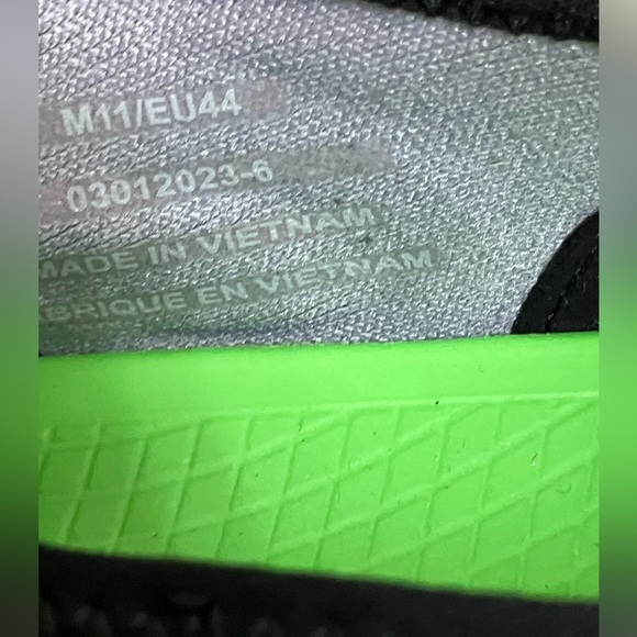 Oofos sneakers size 11 - Picture 4 of 8